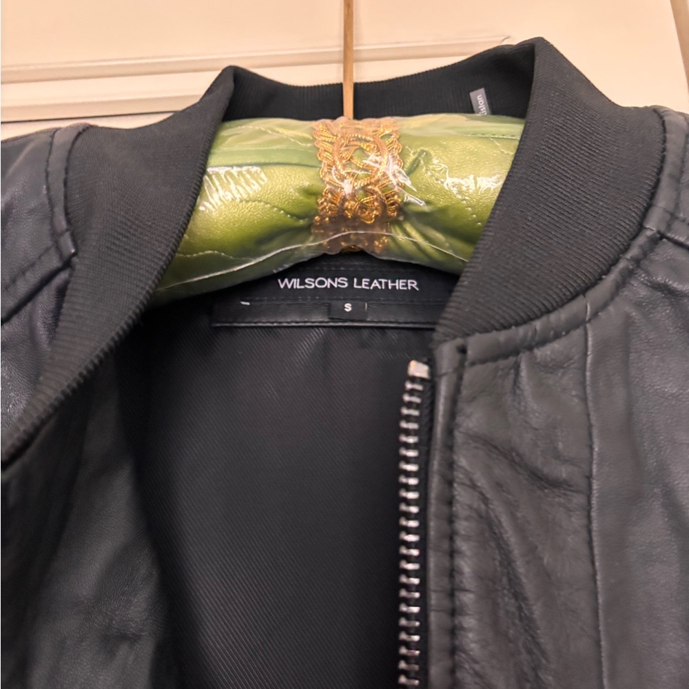 Wilsons Black Leather Paris Bomber Jacket, NWOT size S - Picture 3 of 4